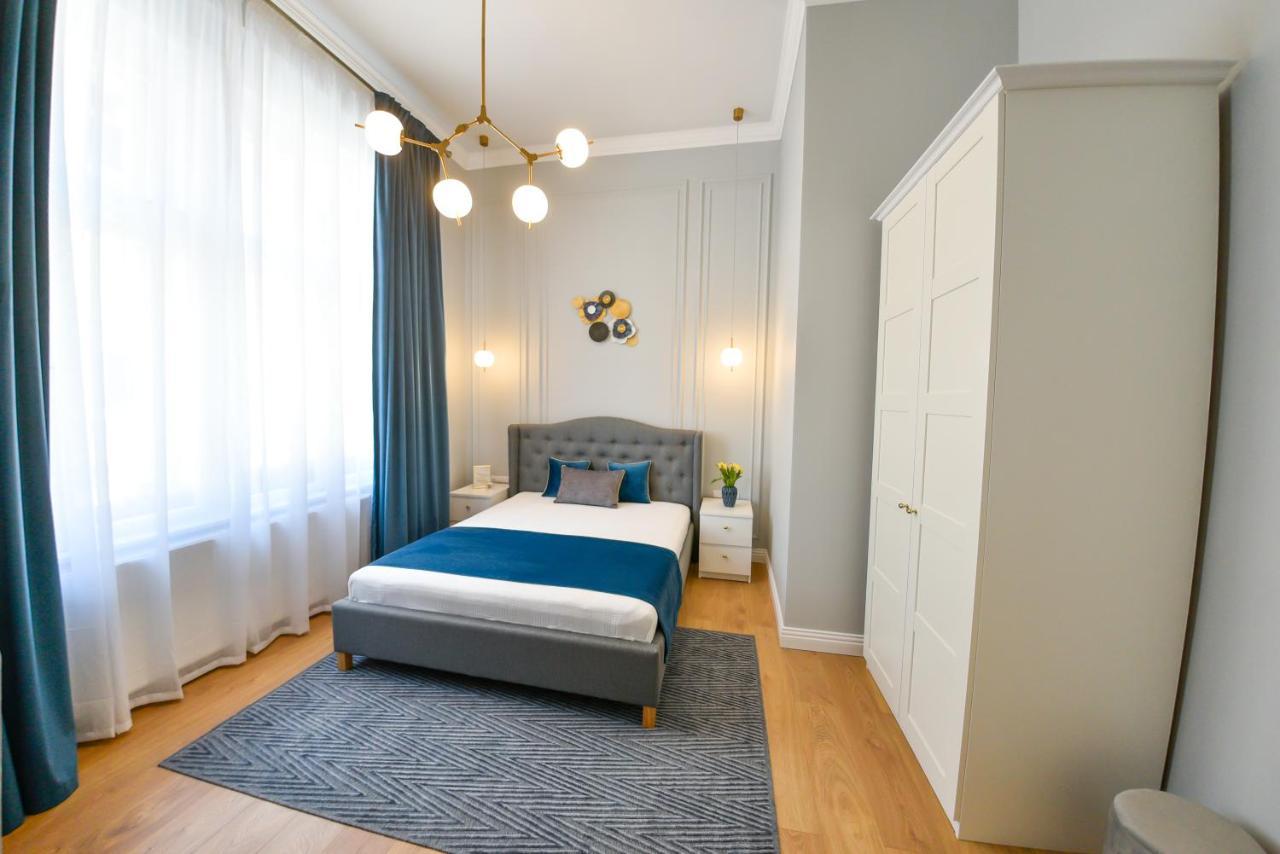 Victoria's Old Town Deluxe (adults Only) דירה טימישוארה